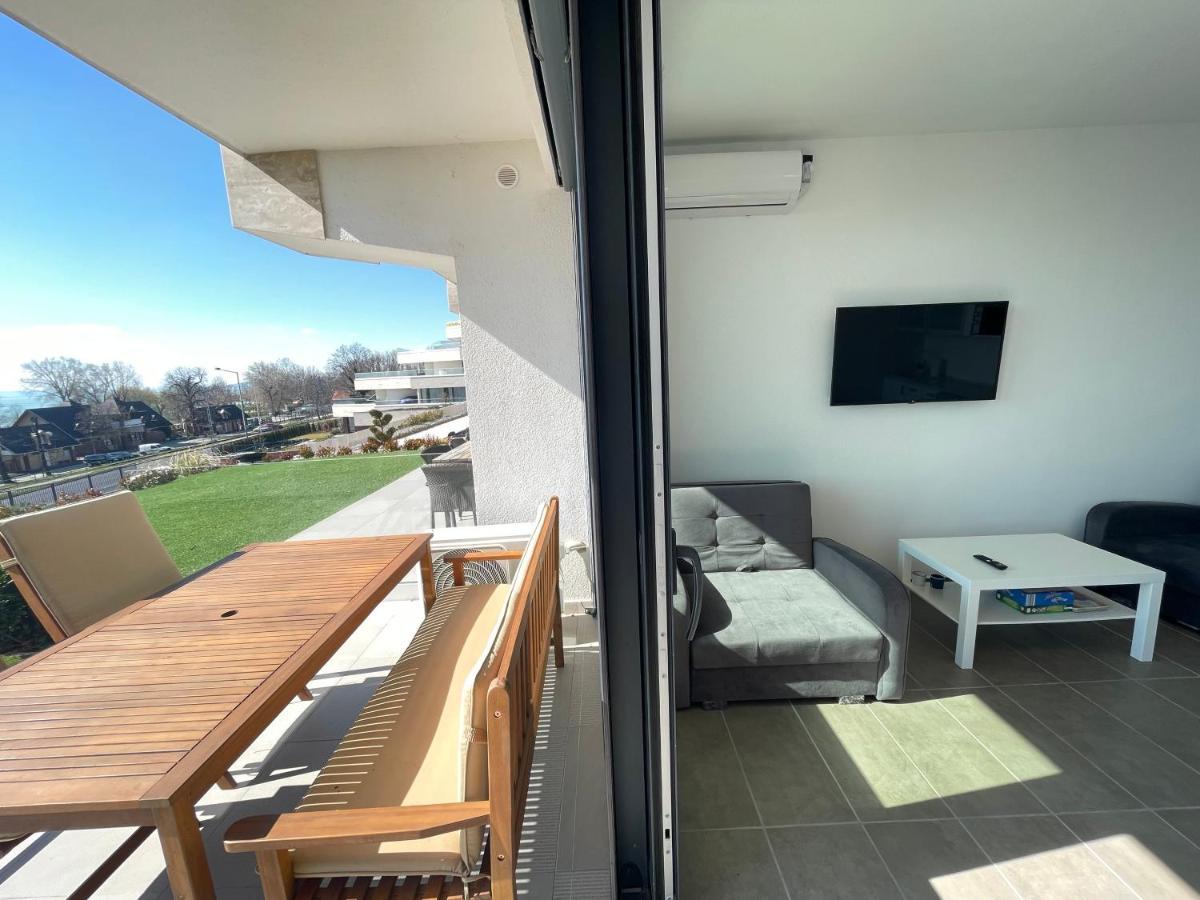 شقة Alsóörs  في Club Panorama Studio - Pool, Garden المظهر الخارجي الصورة